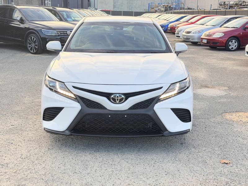2018 Toyota Camry Ascent photo 4