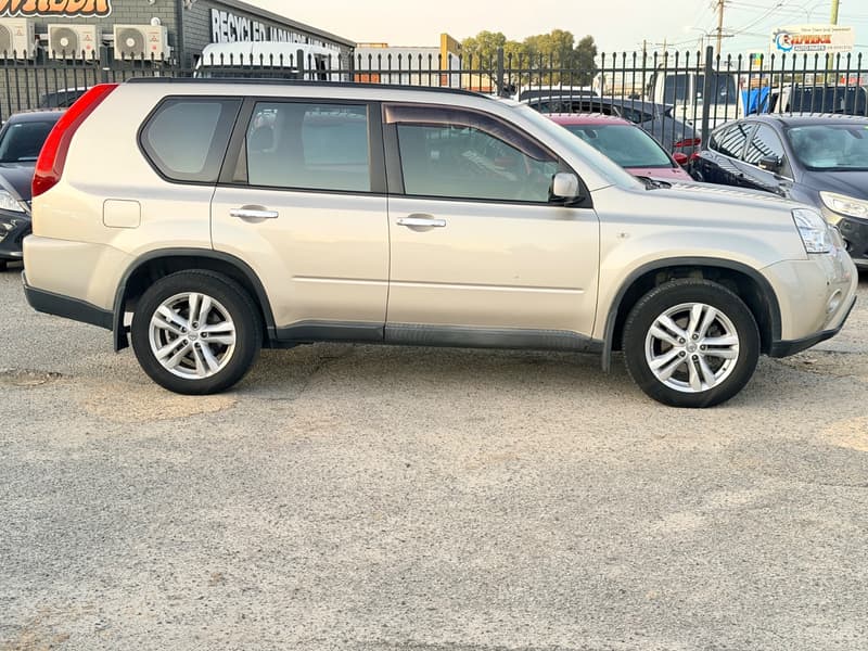 2013 Nissan X-TRAIL ST (FWD) photo 4