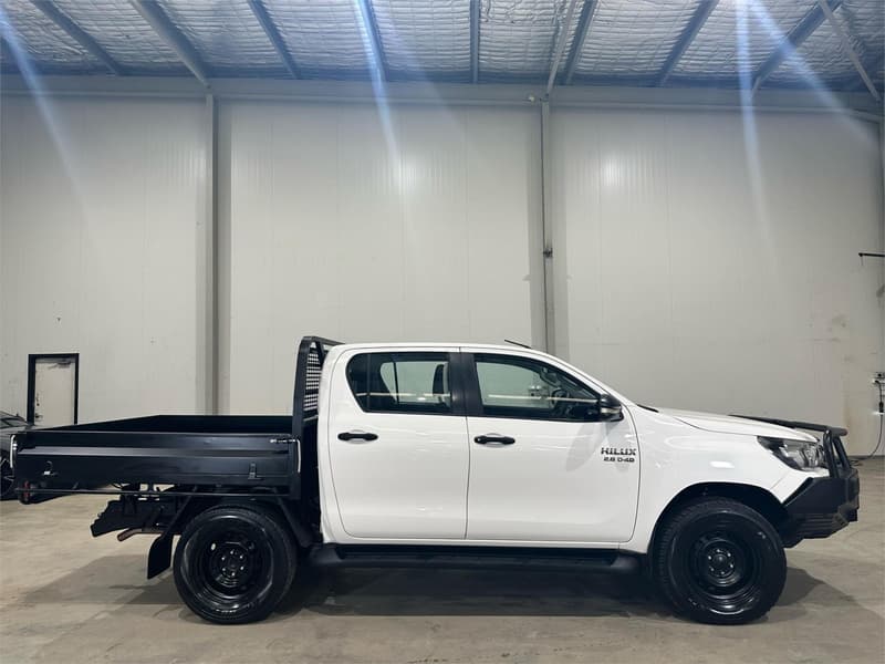 2018 Toyota Hilux SR GUN126R 4X4 photo 4