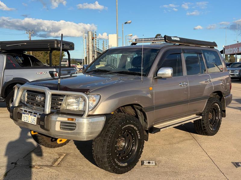 2004 Toyota Landcruiser GXL HZJ105R