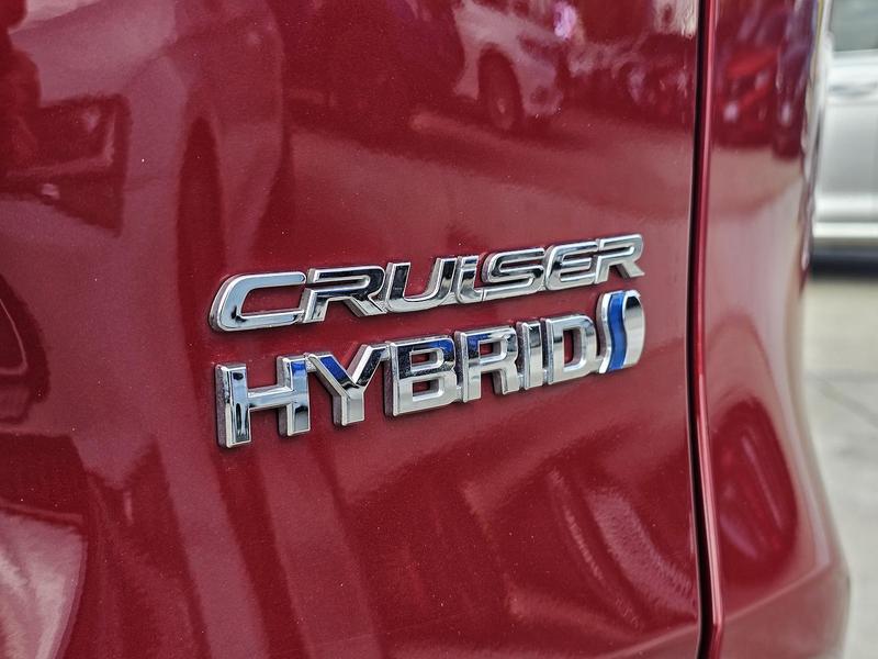 2021 Toyota RAV4 Cruiser Auto eFour photo 4
