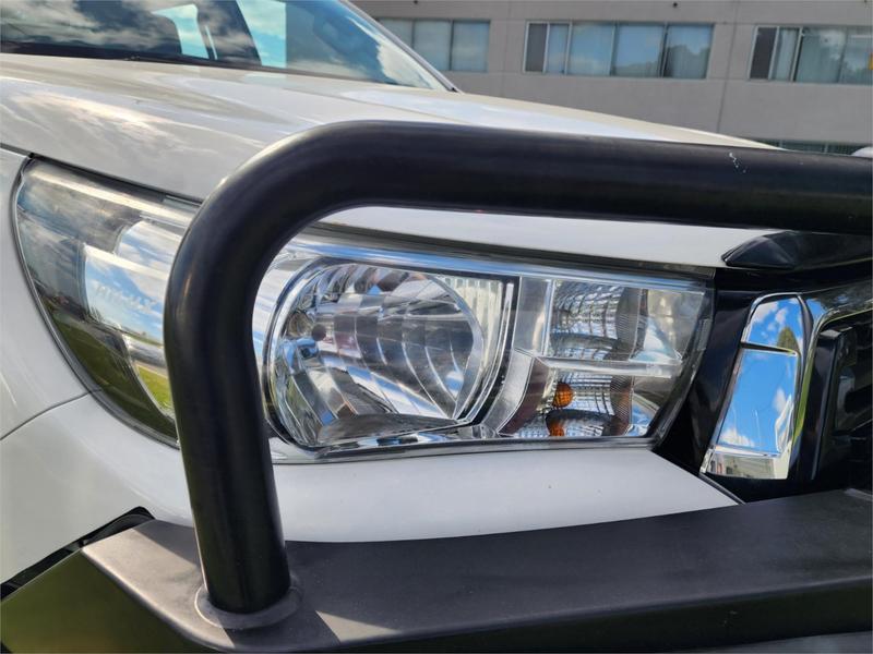 2018 Toyota Hilux SR (4x4) GUN126R MY19 4X4 photo 2