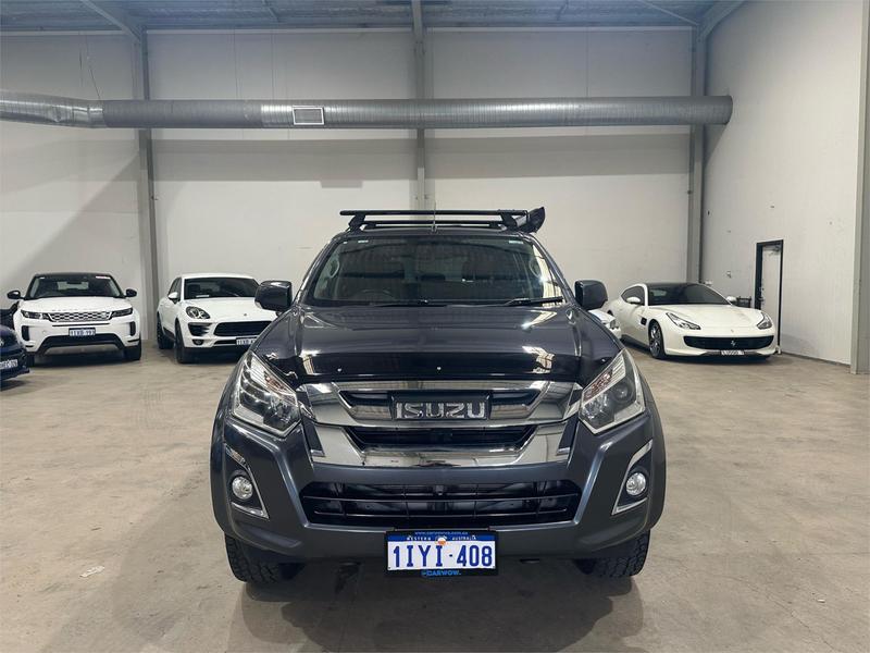 2018 Isuzu D-MAX LS-M 4X4 photo 2
