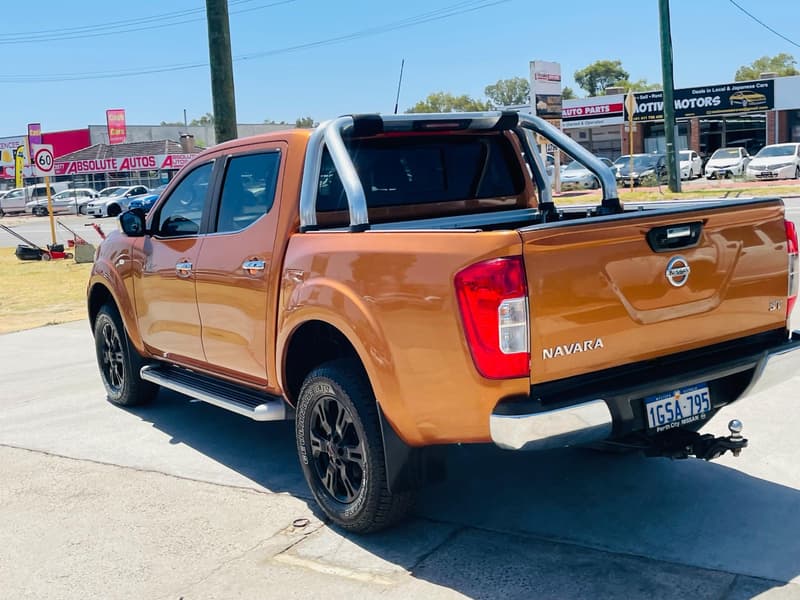 2019 Nissan Navara ST D23 Series 3 4X4 photo 5