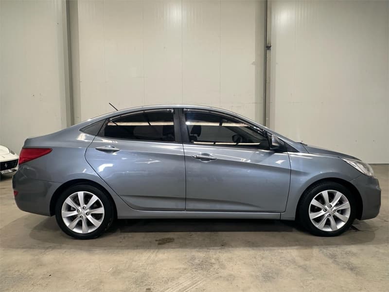 2017 Hyundai Accent Sport RB6 photo 4