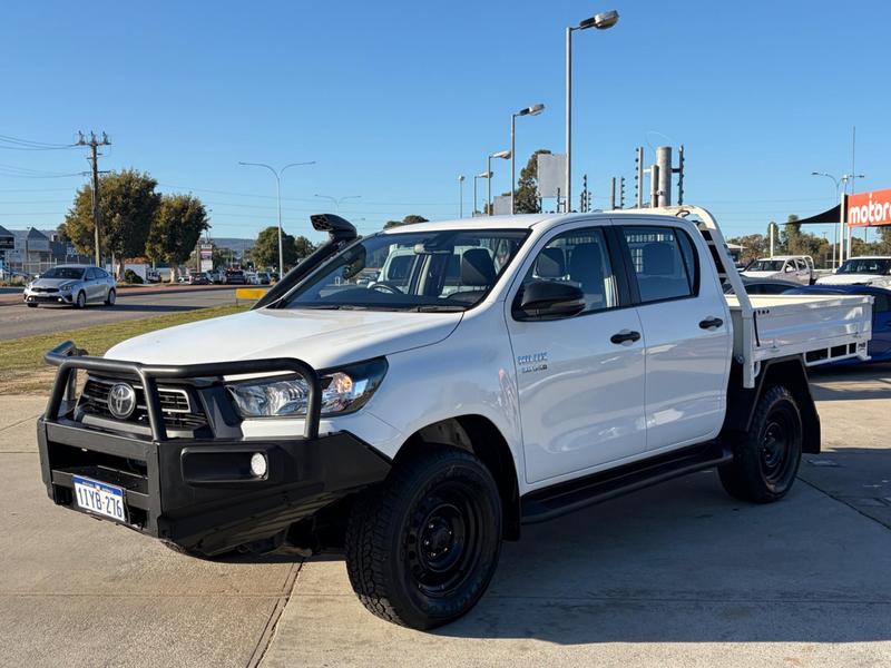 2022 Toyota Hilux SR GUN126R 4X4 photo 3