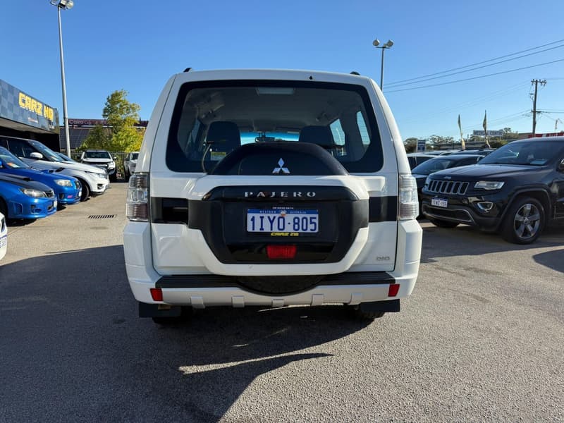 2019 Mitsubishi Pajero GLX NX photo 5