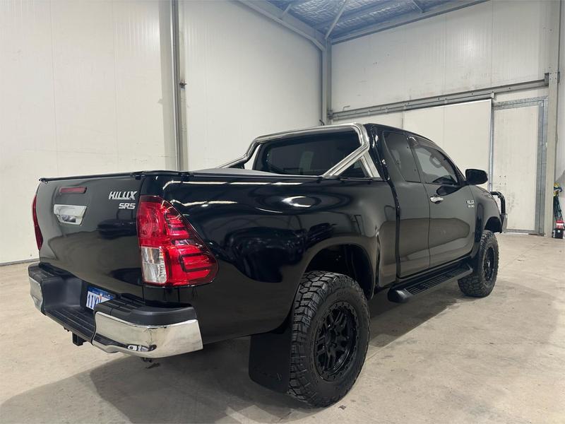 2015 Toyota Hilux SR5 GUN126R 4X4 photo 5