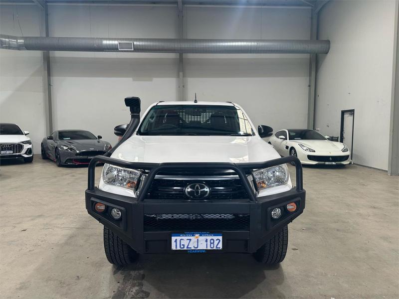 2019 Toyota Hilux SR GUN126R 4X4 photo 2