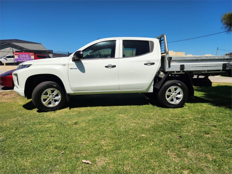 2020 Mitsubishi Triton GLX ADAS MR 4X4 photo 5