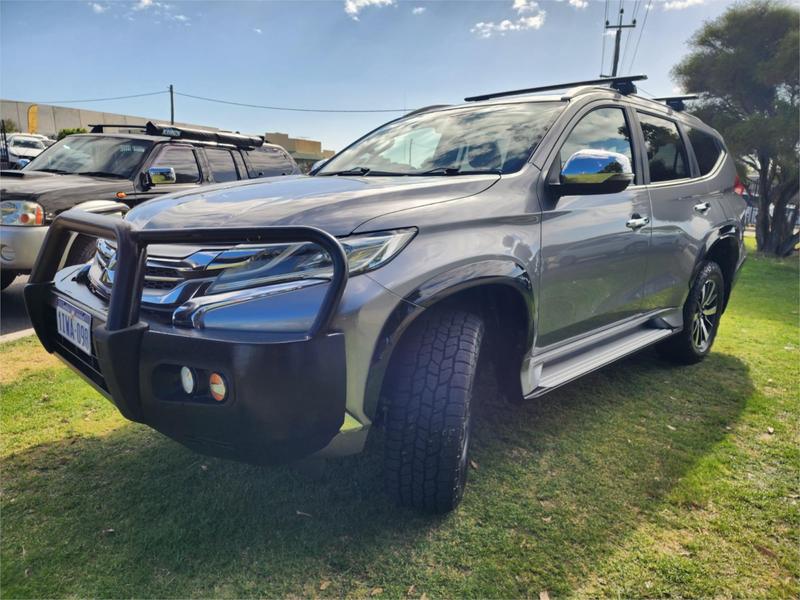 2017 Mitsubishi Pajero Sport GLS QE photo 4