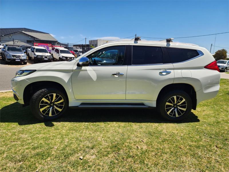 2016 Mitsubishi Pajero Sport Exceed QE photo 4