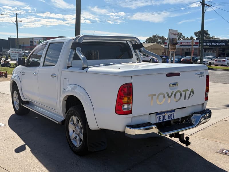 2010 Toyota Hilux KUN26R MY10 SR5 Utility Dual Cab 4dr Auto 4sp, 4x4 880kg 3.0DT All Wheel Drive photo 5