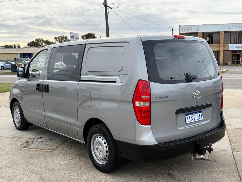 2011 Hyundai iLoad TQ-V photo 5
