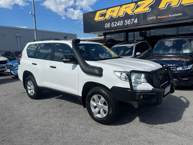 2019 Toyota LANDCRUISER PRADO GX (4x4) photo 5
