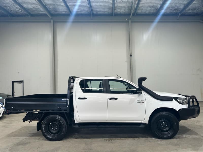 2020 Toyota Hilux SR GUN126R 4X4 photo 4