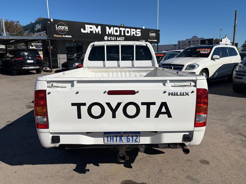 2008 Toyota Hilux SR photo 5