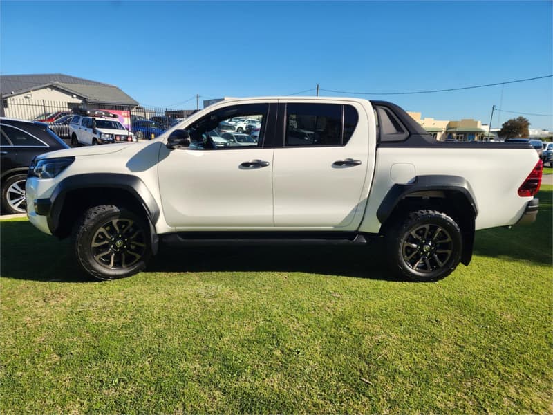2022 Toyota Hilux ROGUE (4x4) GUN126R 4X4 photo 5
