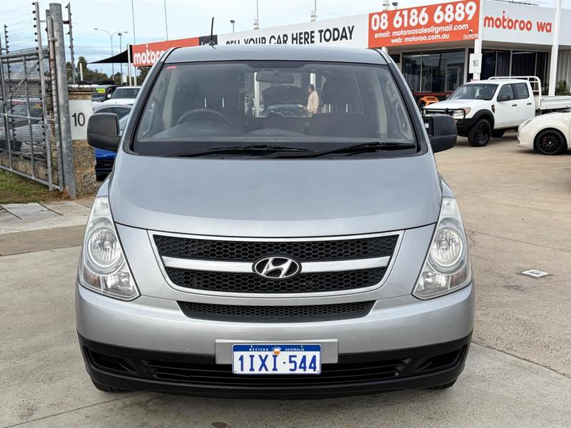 2011 Hyundai iLoad TQ-V photo 2