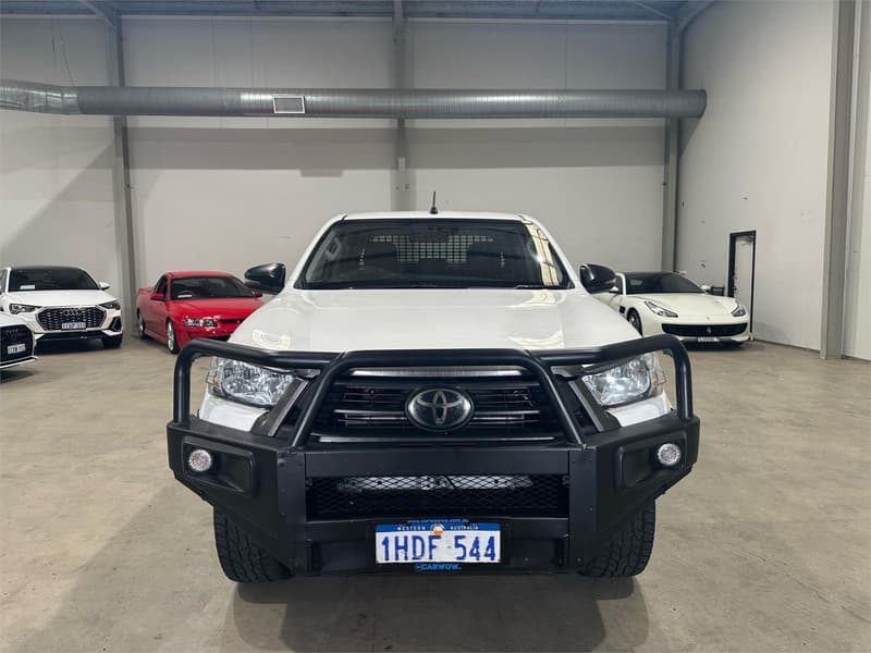 2020 Toyota Hilux SR GUN126R 4X4 photo 2