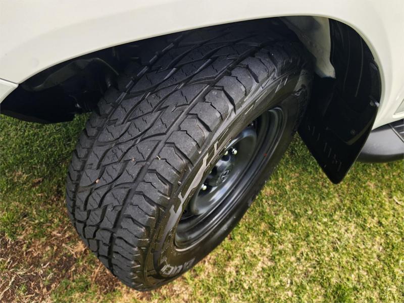 2018 Toyota Hilux SR (4x4) GUN126R MY19 4X4 photo 5