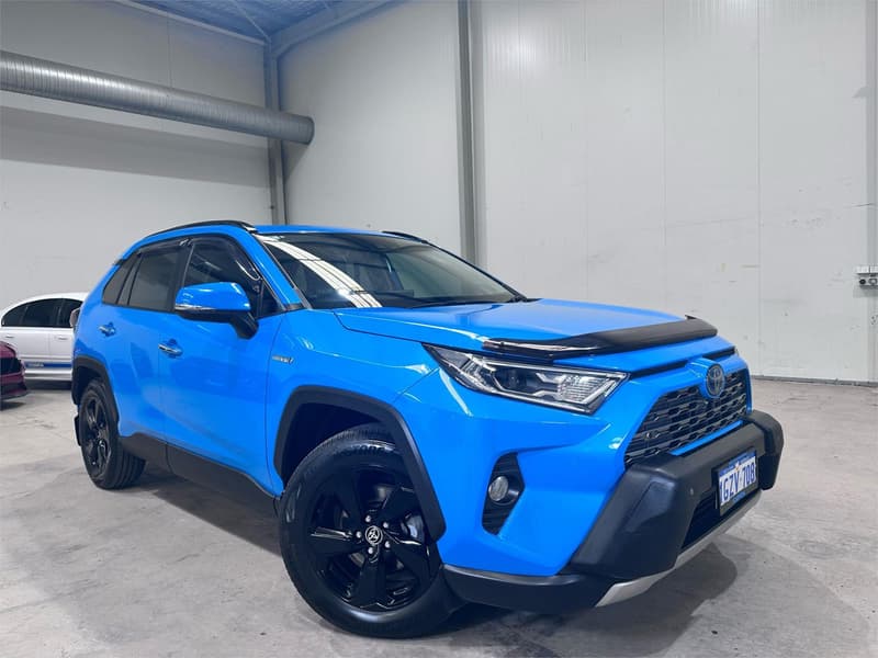 2020 Toyota RAV4 Cruiser AXAH54R photo 3
