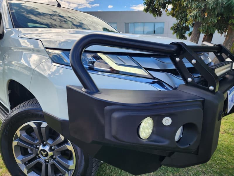 2021 Mitsubishi Triton GLS MR 4X4 photo 2