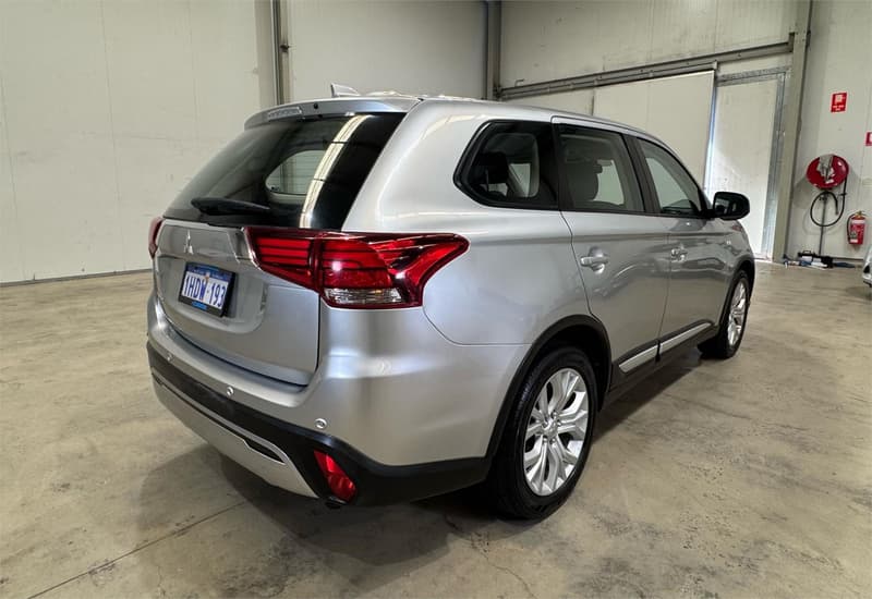 2020 Mitsubishi Outlander ES ZL photo 5