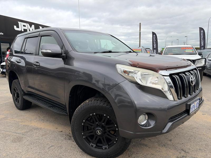2016 Toyota Landcruiser GXL VDJ200R — primary photo