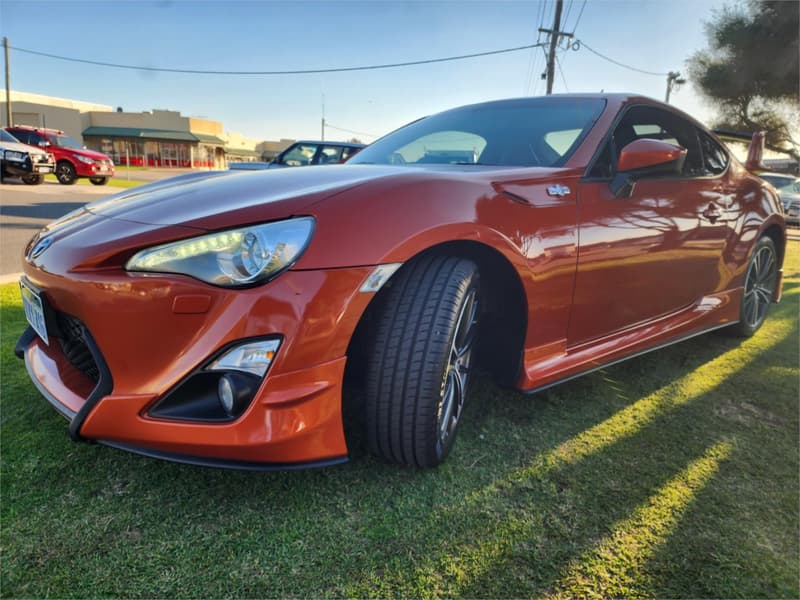 2013 Toyota 86 GTS ZN6 photo 2