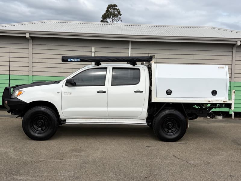 2005 Toyota Hilux SR KUN26R 4X4 photo 4
