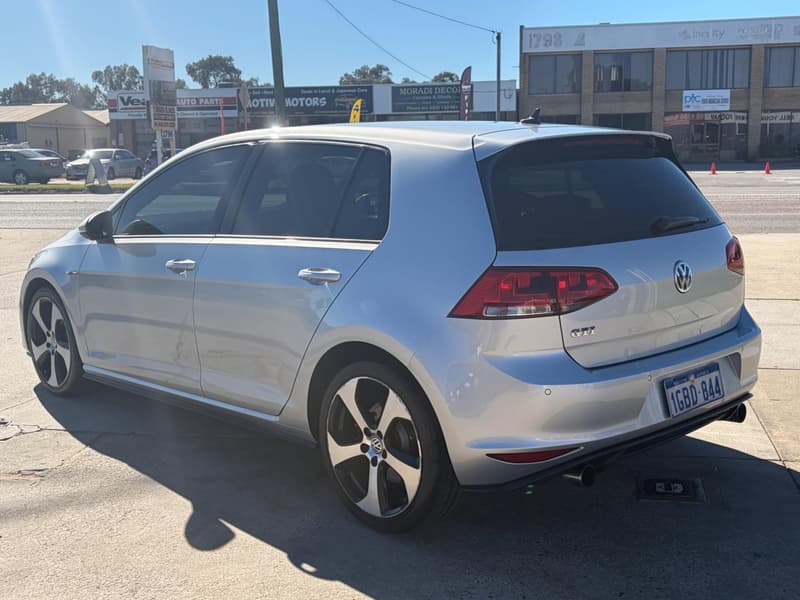2016 Volkswagen Golf GTI 7 photo 5