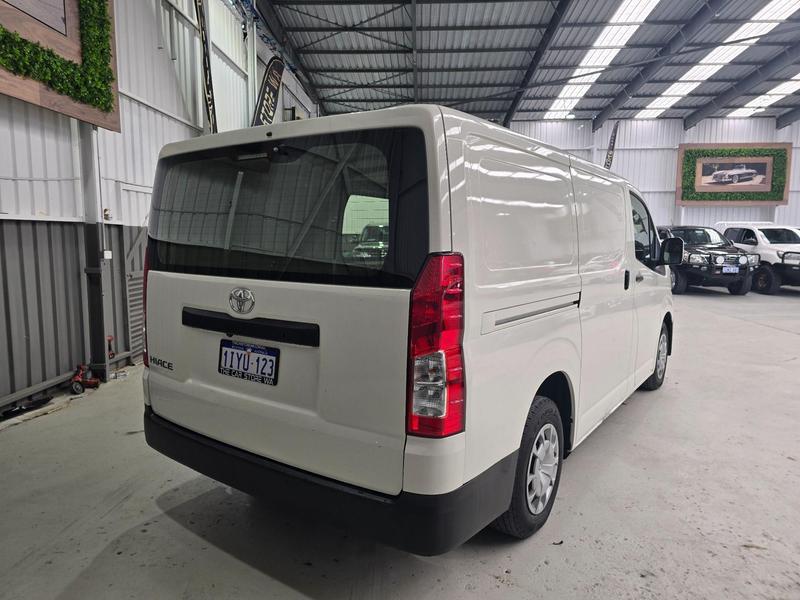 2023 Toyota Hiace GDH300R Van LWB 4dr Spts Auto 6sp, 1075kg 2.8DT GDH300R photo 4
