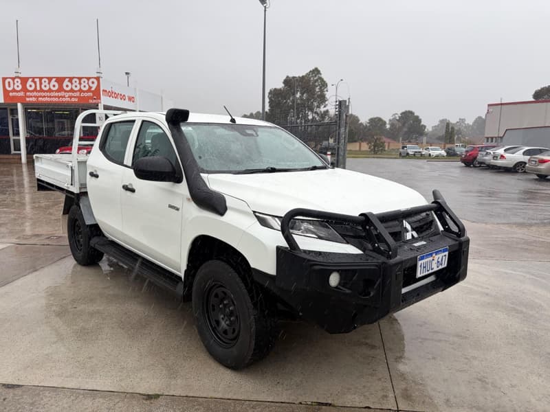 2022 Mitsubishi Triton GLX+ MR 4X4 photo 3