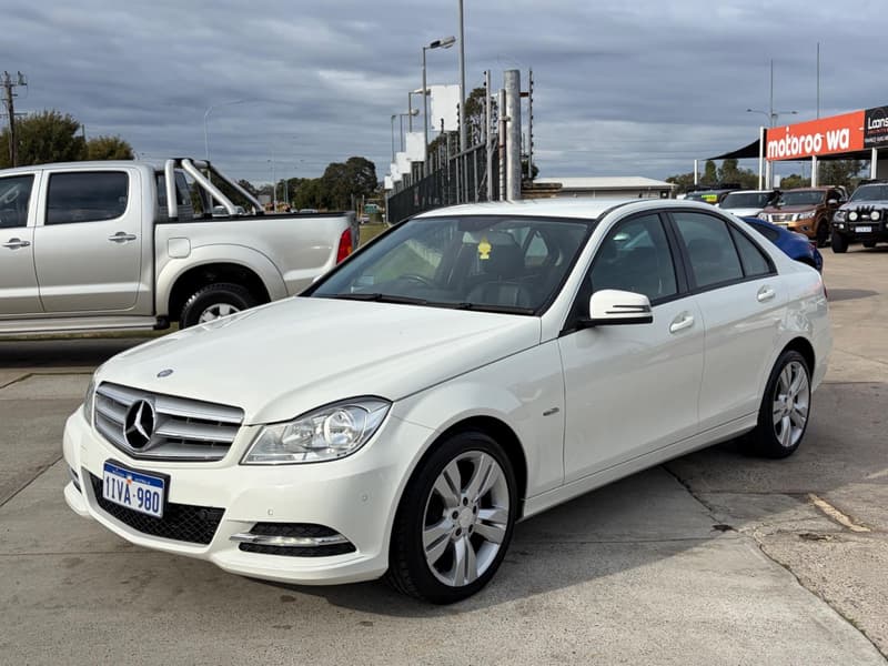 2011 Mercedes-Benz C-Class C200 CDI BlueEFFICIENCY Avantgarde W204 photo 3