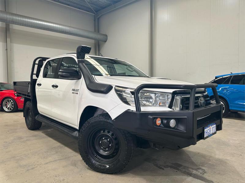 2020 Toyota Hilux SR GUN126R 4X4 photo 3