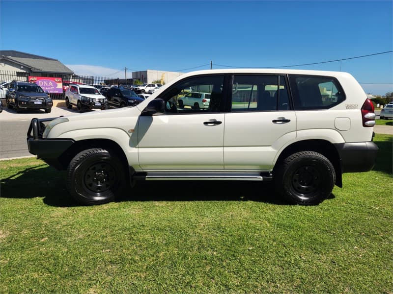 2005 Toyota Landcruiser PRADO GX (4x4) KZJ120R photo 4