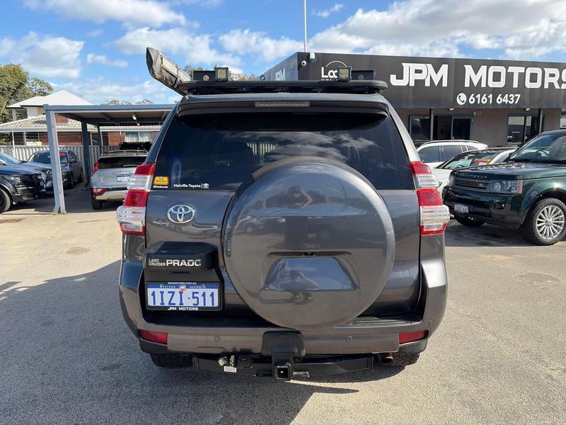 2016 Toyota Landcruiser GX VDJ200R photo 5