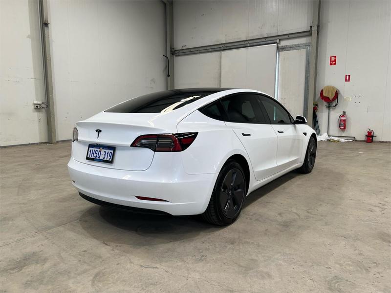 2022 Tesla Model 3 Rear-Wheel Drive photo 5