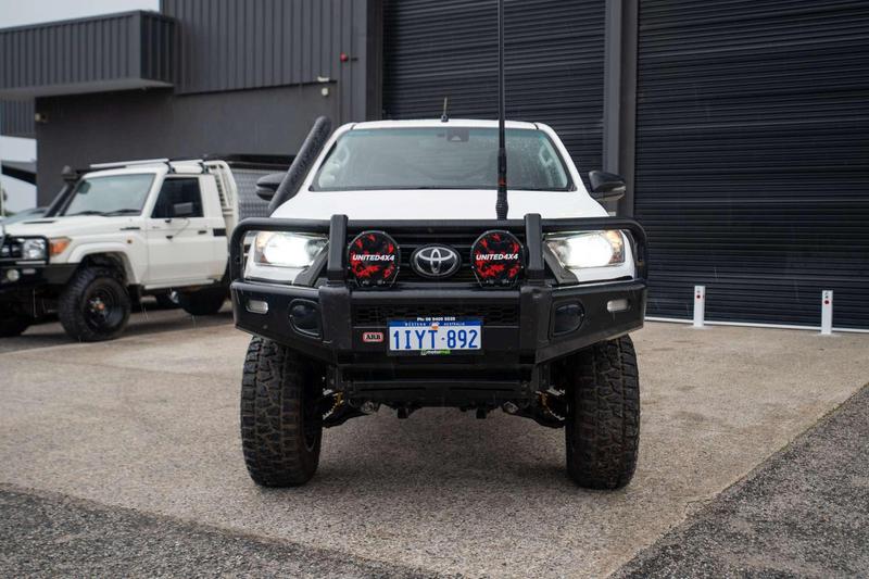 2020 Toyota Hilux SR GUN126R 4X4 photo 4