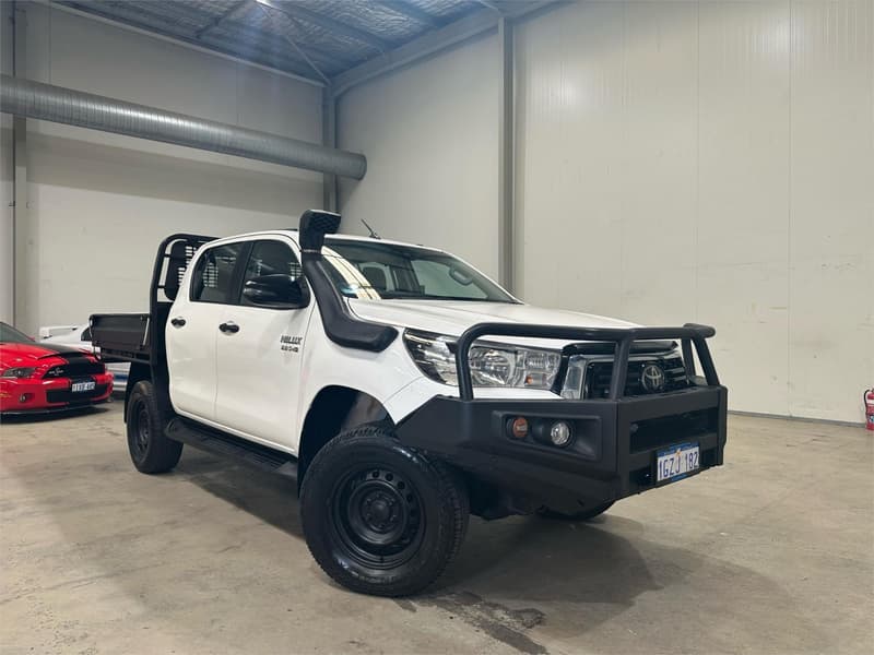 2019 Toyota Hilux SR GUN126R 4X4 photo 3