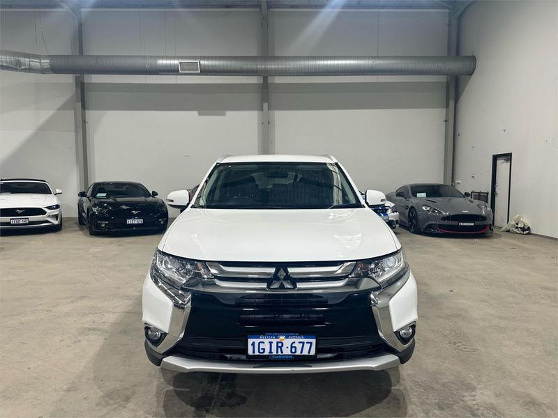 2017 Mitsubishi Outlander LS ZK photo 2
