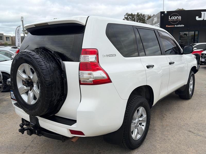 2017 Toyota Landcruiser GX VDJ200R photo 4