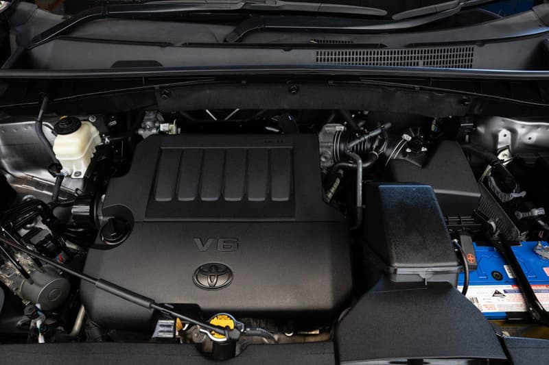 2015 Toyota Kluger GX GSU50R photo 4