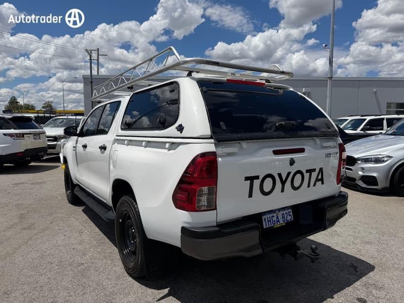 2021 Toyota Hilux SR GUN126R 4X4 photo 3