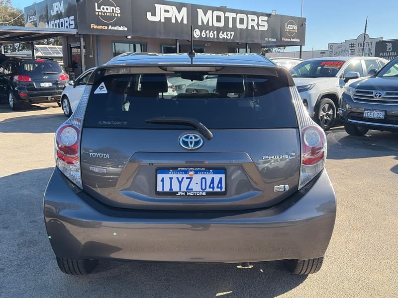 2013 Toyota Prius HYBRID NHP10R photo 5