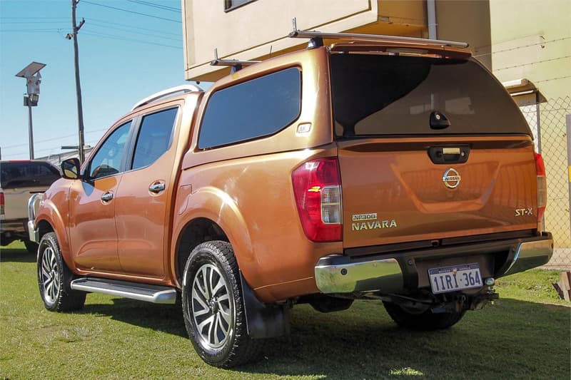 2015 Nissan Navara ST-X (4x4) NP300 D23 4X4 photo 2
