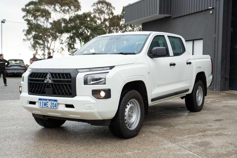 2024 Mitsubishi Triton GLX MV 4X4 photo 5