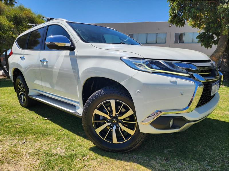 2016 Mitsubishi Pajero Sport Exceed QE — primary photo
