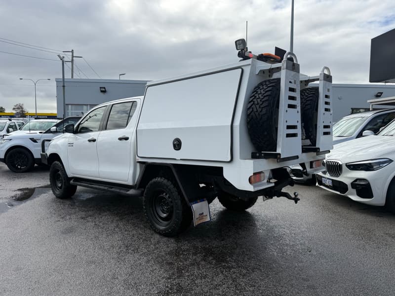 2021 Toyota HILUX SR (4x4) photo 3
